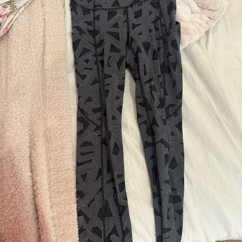 LULULEMON Black Geometric Women's Pants
